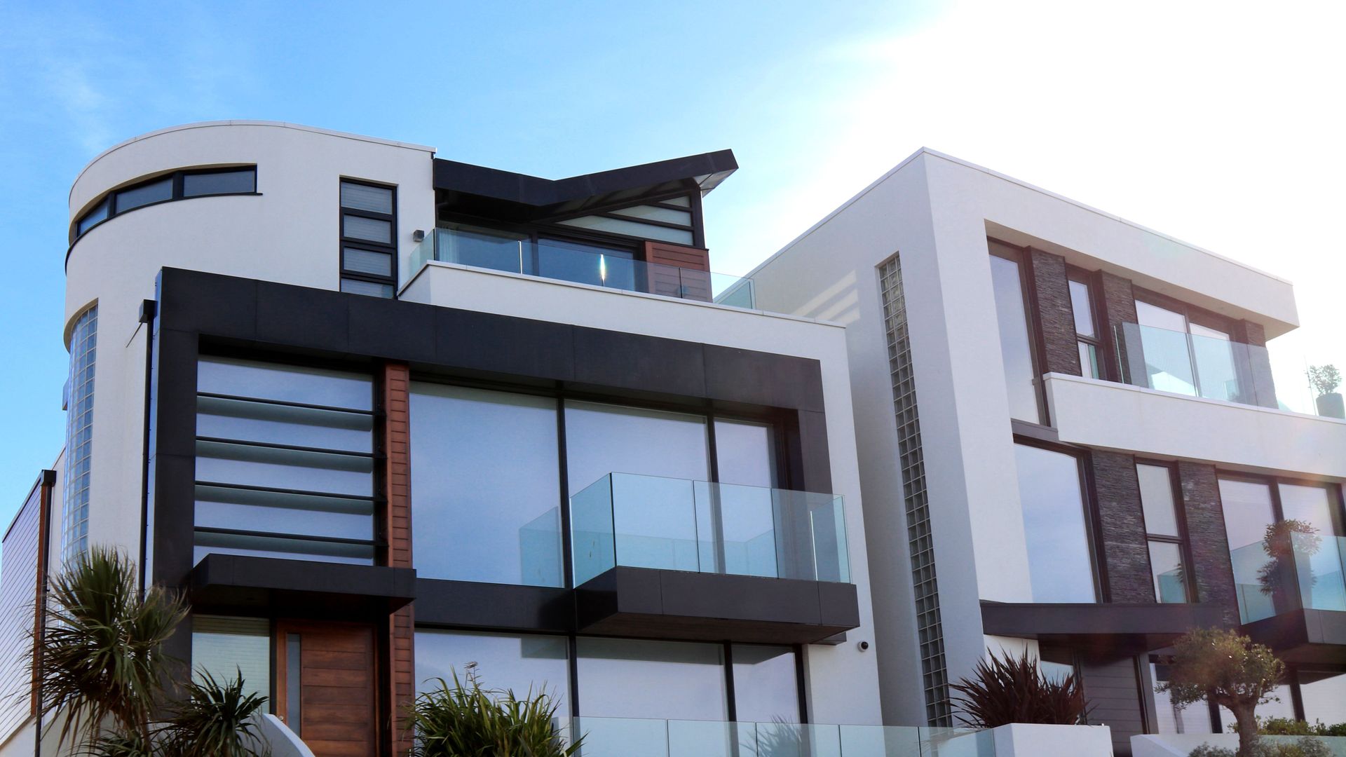 Immeuble de bureaux — adresse commerciale